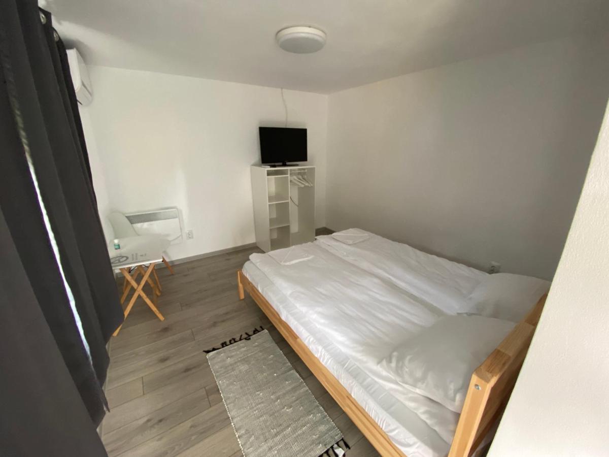 Pixel Guesthouse Targu Secuiesc Bagian luar foto
