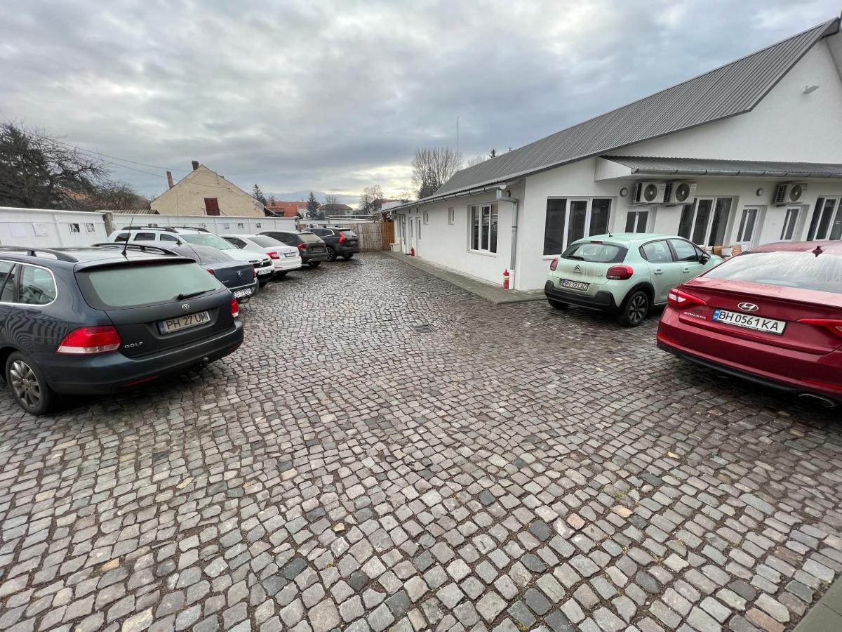 Pixel Guesthouse Targu Secuiesc Bagian luar foto