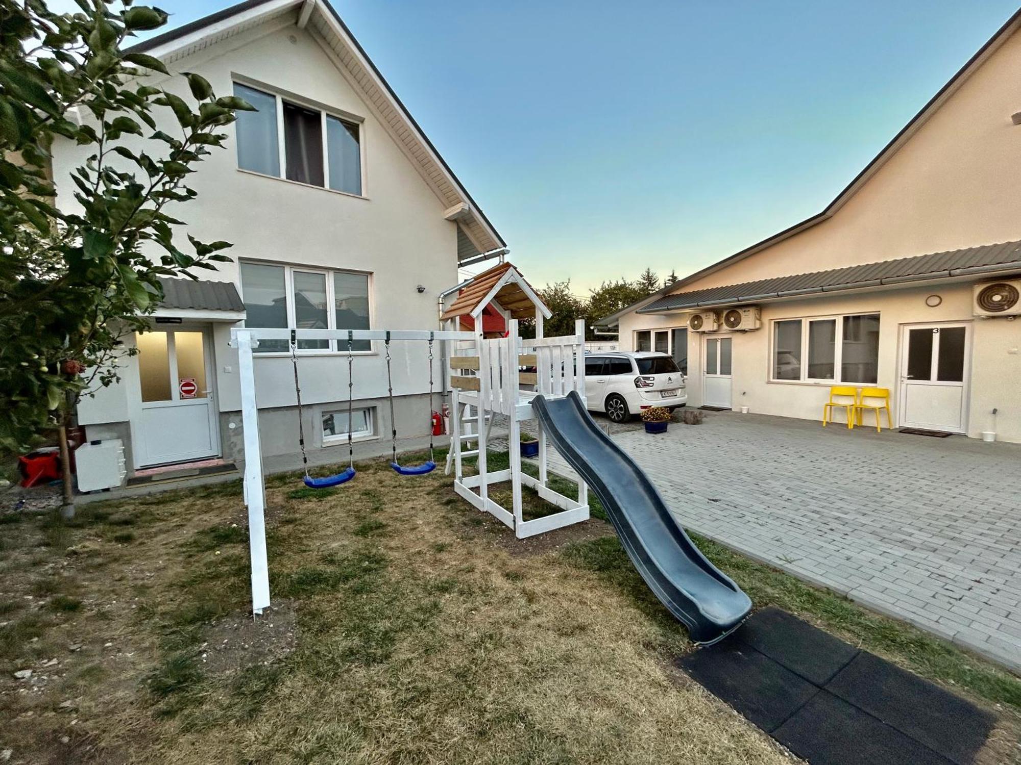 Pixel Guesthouse Targu Secuiesc Bagian luar foto